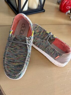 Hey Dude Multicolor Knit Slip-On Shoes with Coral Lining Womens 10